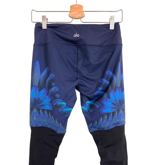 Alo Yoga Gypset Goddess Leggings Rich Navy Feather Print Ribbed Black Detail - Picture 6 of 7